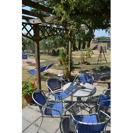 Appartamento Le Casine-perignano-spinelli Sleeps 5