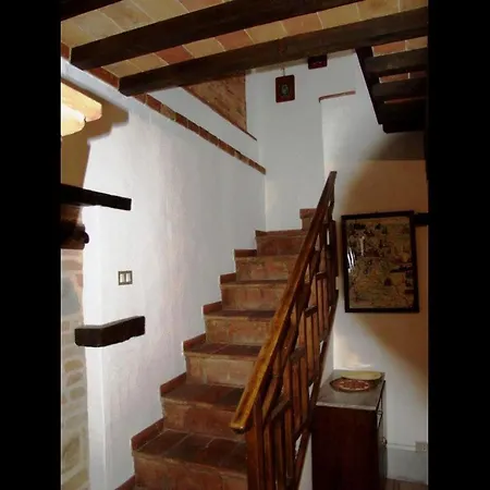 Appartamento Le Casine-perignano-spinelli Sleeps 5