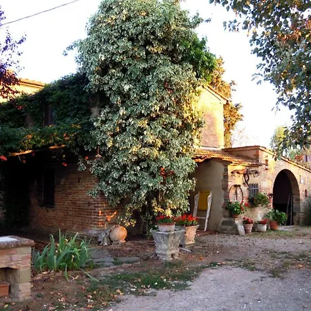 Appartamento Le Casine-perignano-spinelli Sleeps 5 *