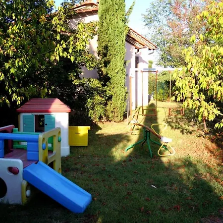 Le Casine-perignano-spinelli Sleeps 5