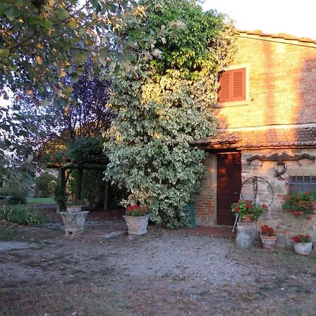 Appartamento Le Casine-perignano-spinelli Sleeps 5 *