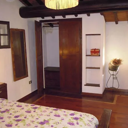 Le Casine-perignano-spinelli Sleeps 5 Appartamento