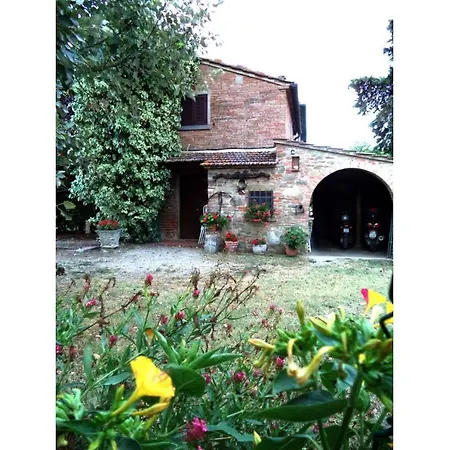 Le Casine-perignano-spinelli Sleeps 5 Appartamento *